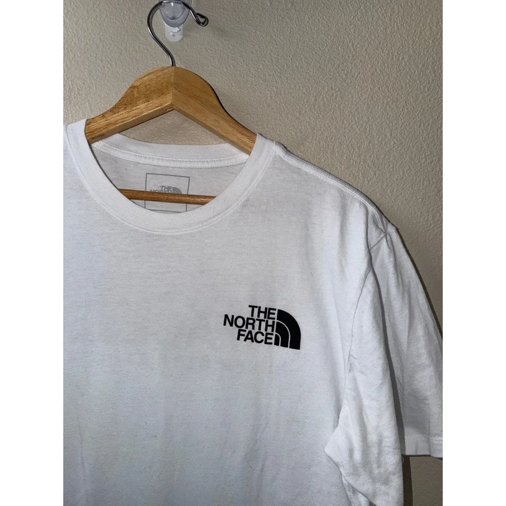 Men's North Face Shirt Size Medium